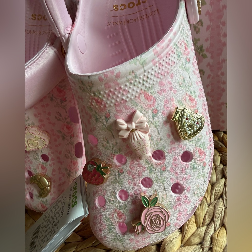 LoveShackFancy x CROCS - Picture 3 of 5